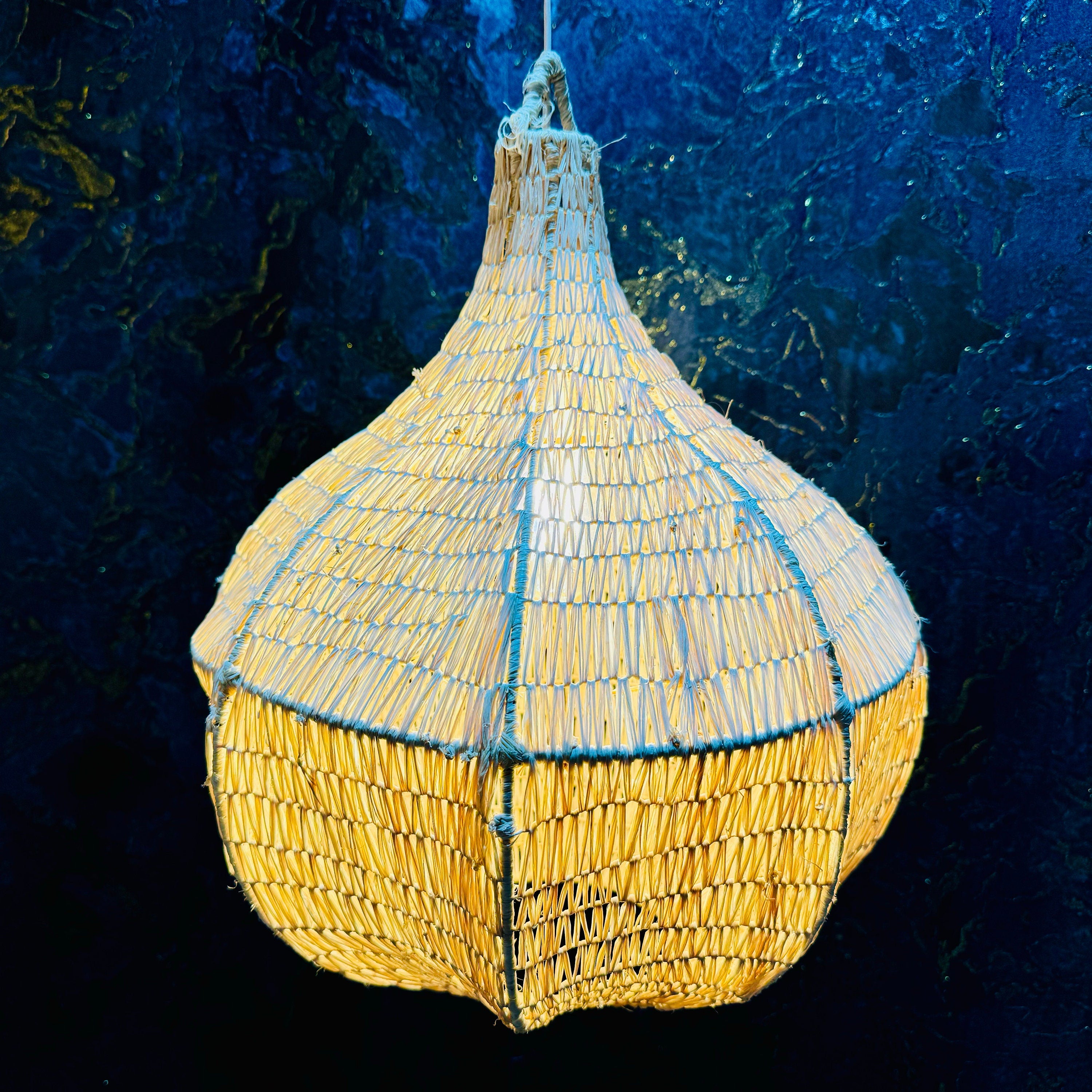 Braided Pendant Lamp in Natural Raphia Fiber - Handmade Moroccan Raffia Suspension Light